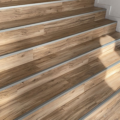 Böden und Treppen